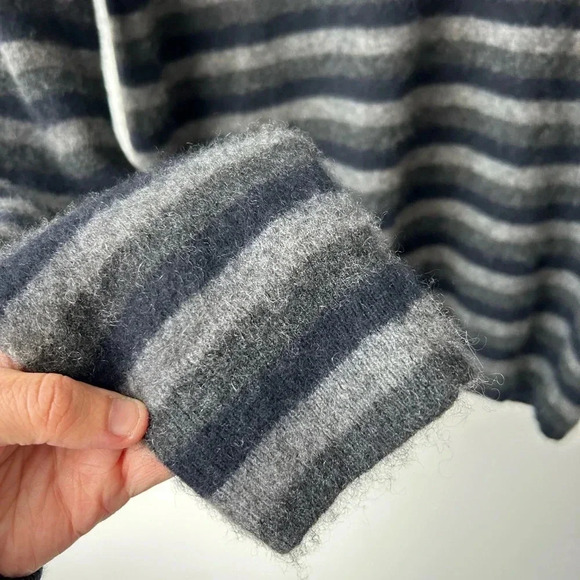 Vince cashmere stripes v neck sweater - Picture 5 of 12